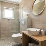 Regius White Trogir