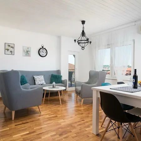 Regius White * Trogir