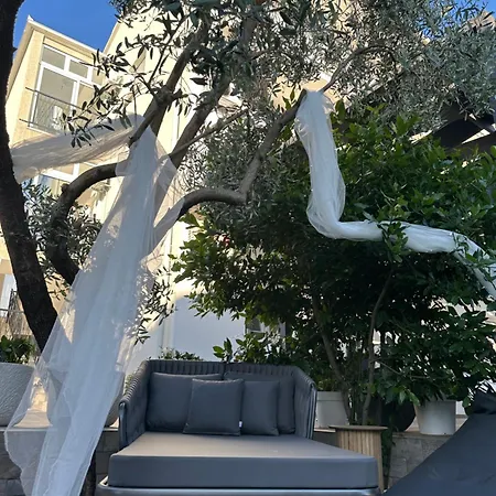 Apartment Regius White